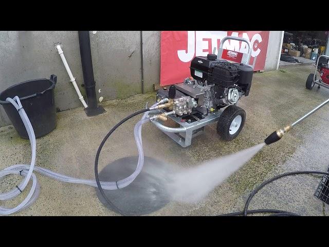 Briggs and Stratton electric start 14 hp petrol washer by jetmac