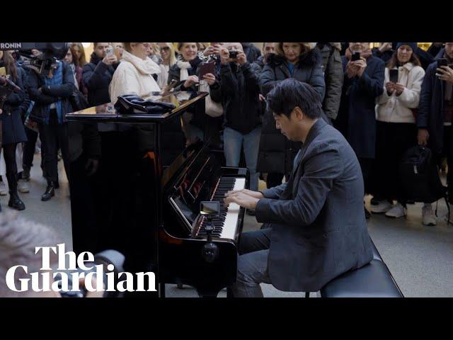 Piano sensation Lang Lang delights audience at St Pancras