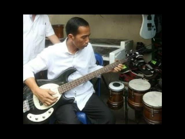 jokowi main gitar