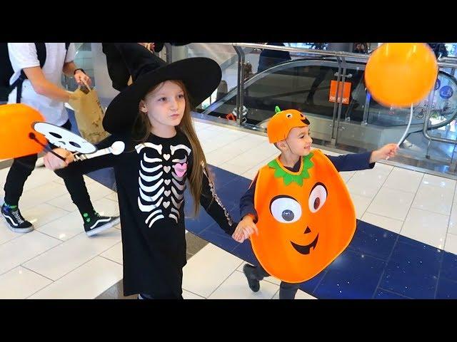 Sofia, Sara, Alexunea TV si Ariana la Carnavalul de Halloween la Mall