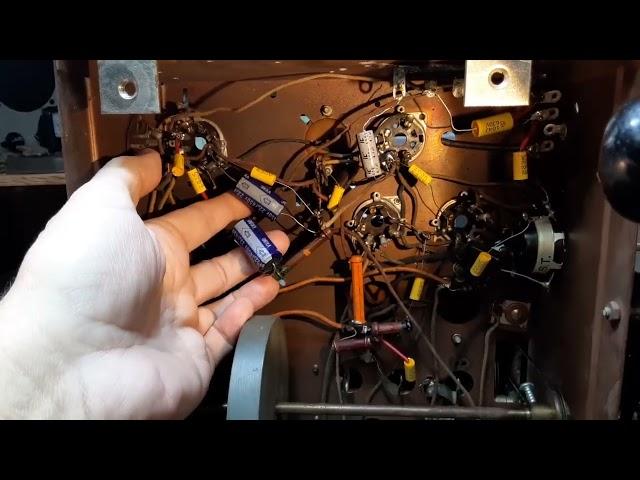 Why Amateurs Should Not Service Expensive Antique Radios: 1930's Zenith Radio - 7S261