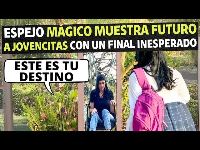 Espejo mágico muestra futuro a jovencitas con un final inesperado.