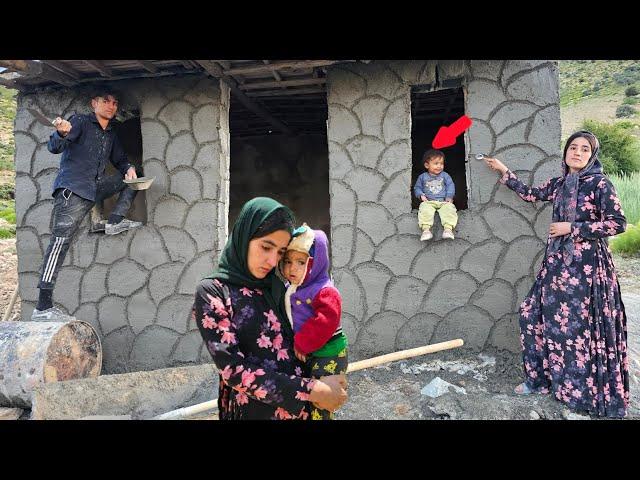 Zulfa's life, cement patterns on the wall and Zulfa's sadness