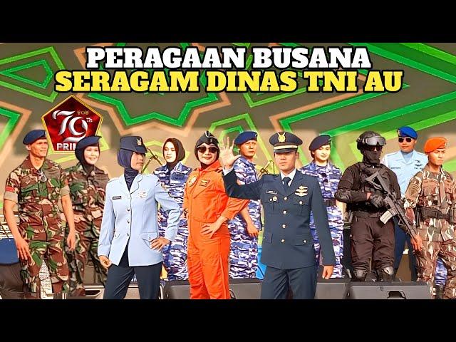 Peragaan Busana Seragam Dinas TNI AU