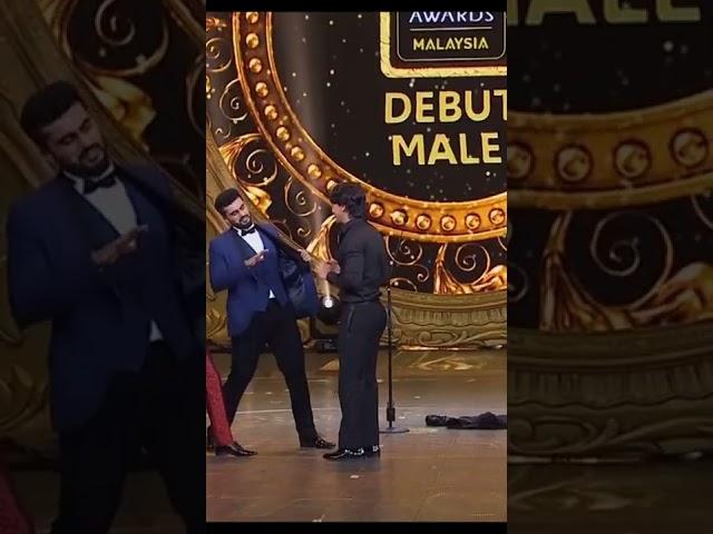 Tiger Shroff and Hrithik Roshan moments on iifa stage #shorts