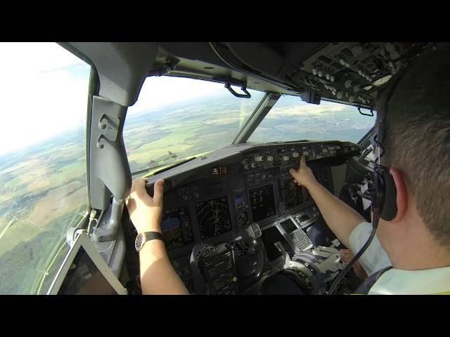 Pilot stories: Boeing737-800. Approach, landing and taxiing. Moscow, DME