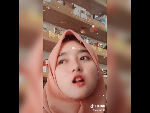 Cewek cewek imut dan cantik main tik tok