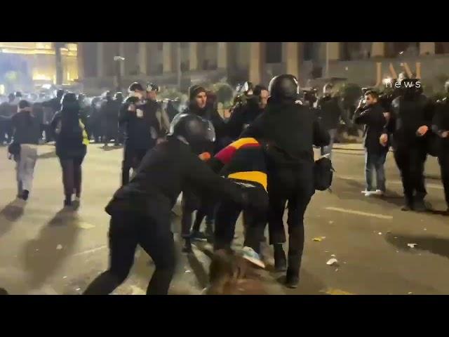 Special Forces detain citizens. Tbilisi, 07.12.24 / JAMnews English