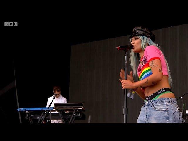 Halsey - Colors (Live at Glastonbury 2017)