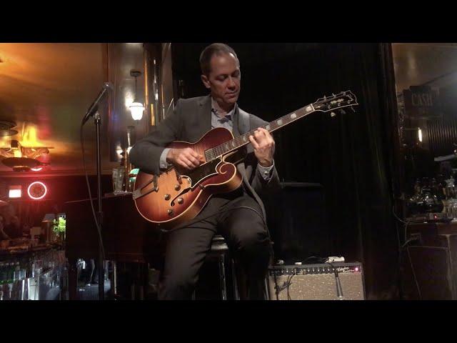 Solo Jazz Guitar - Andy Brown Solo at the Green Mill 10/31/19