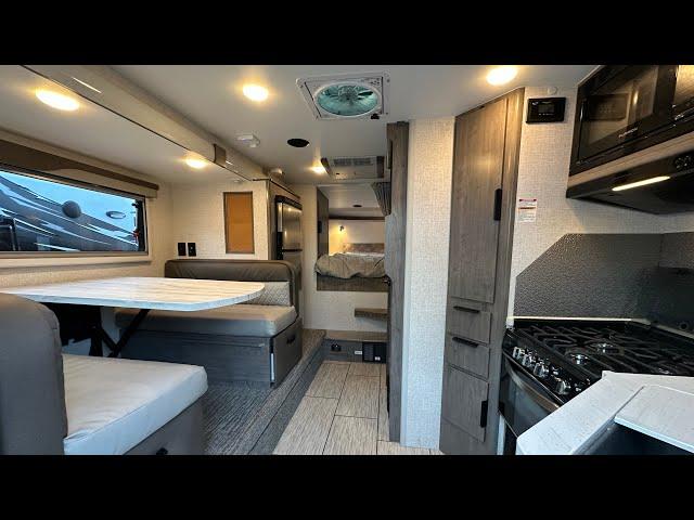 HUGE Four Season Dry Bath Truck Camper‼️ 2025 Lance 975