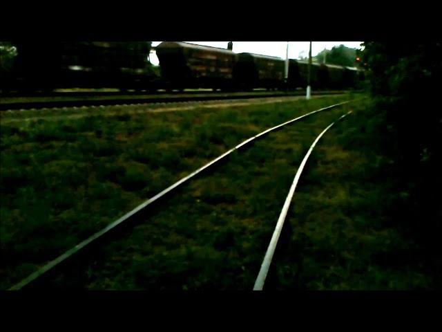 VL80 series locomotive hauls eastbound freight train: late August 2016