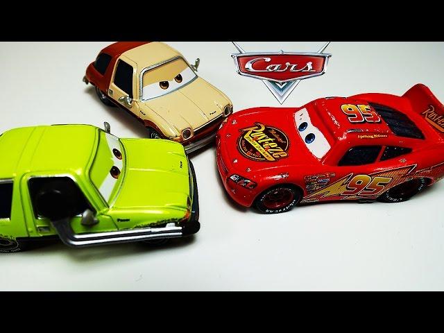 CARS. Lightning McQueen and Mater to catch Criminals! Race cars from the Movie CARS 2 TOYS TV