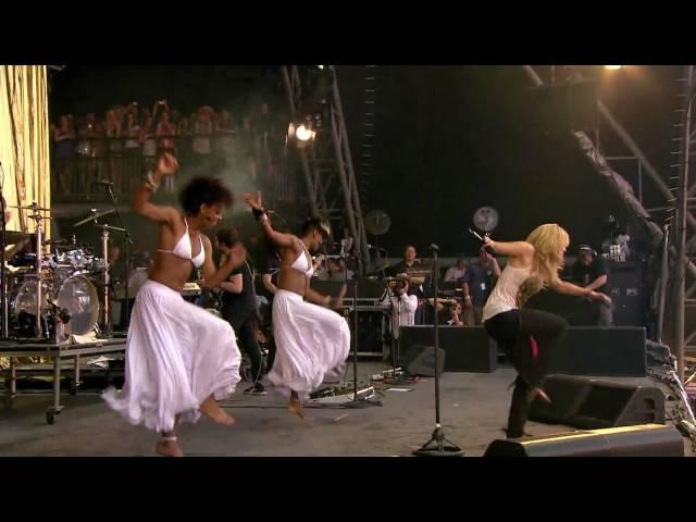 Shakira - Waka Waka  (Live Glastonbury 2010)