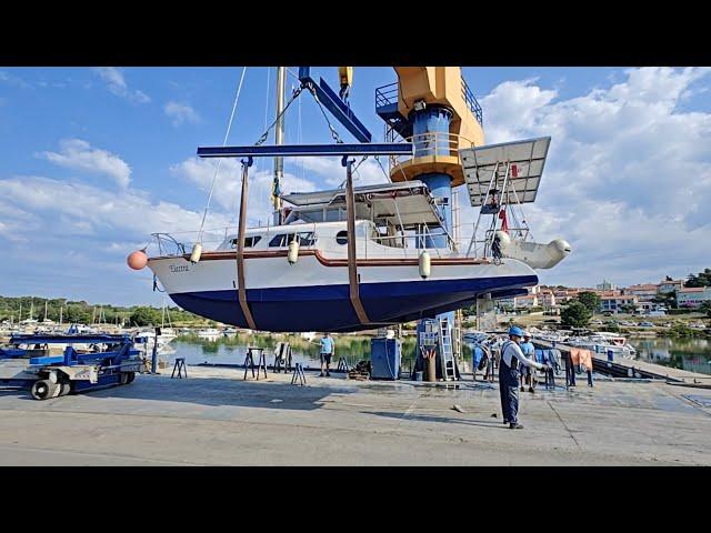 Our DIY solar powered yacht works!