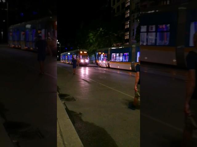 Street vibe Sound of the city Respect #shorts #citylife #asmrsound #trambell #tram #bigcity #traffic