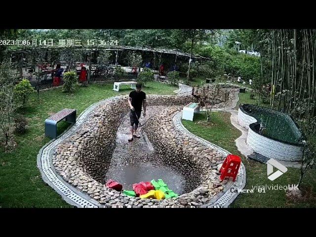 Amazing footage shows downpour flooding pond and backyard || Viral Video UK