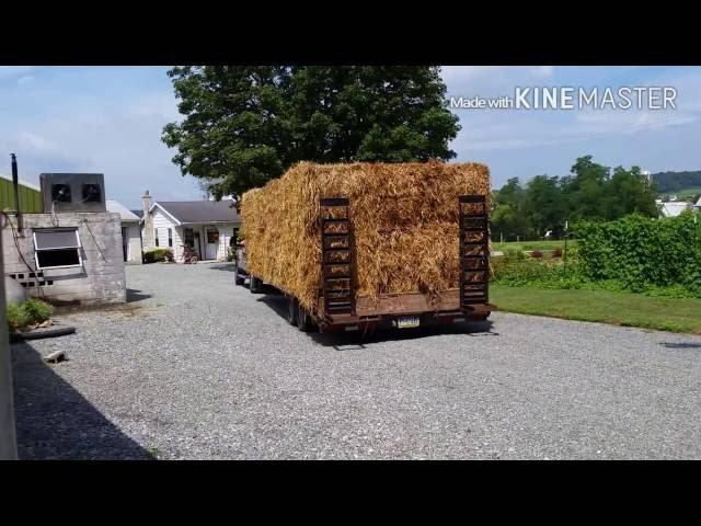 Hauling straw bales to the auction with our F350 super duty  and Appalachian gooseneck trailor 2016