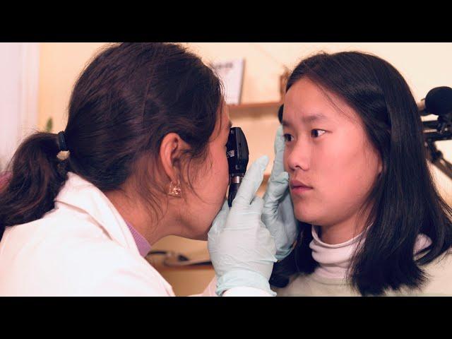 [ASMR] Detailed Eye Exam with Ophthalmoscope (Real Person Medical Roleplay)