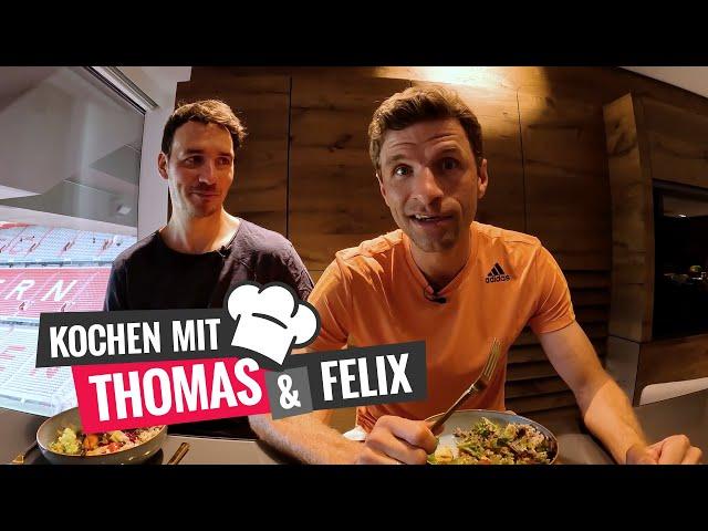 Thomas Müller und Felix Neureuther in der Küche : Quinoa-Bowl mit Hühnchenbruststreifen