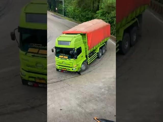 Pasukan Truck Hino Jember Turun Di Sitinjau Launik‼️