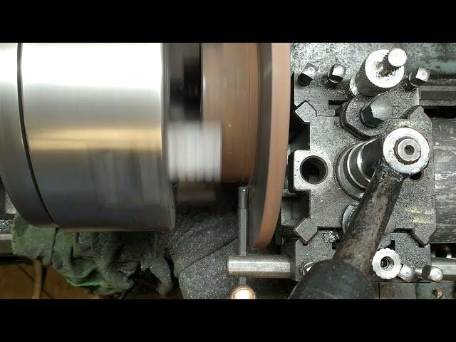 Turning brake disc on manual traditional lathe, brake rotor resurfacing