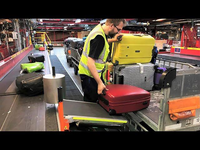 Transfer Belt - Baggage handling with Power Stow´s ergonomic unloading aid