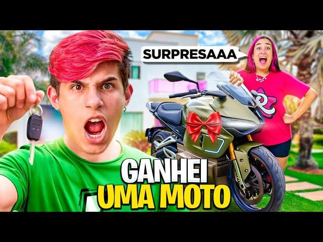 GANHEI UMA MOTO DA EMILLY VICK *eu chorei