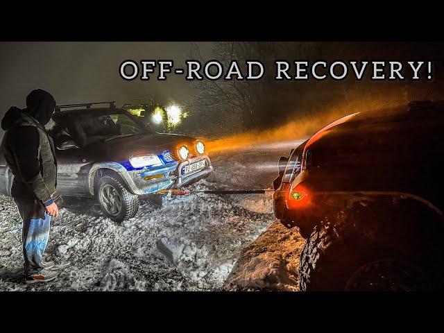 JEEP WRANGLER JL RUBICON HELPS SMALL SUV, SNOW OFF-ROAD RECOVERY!