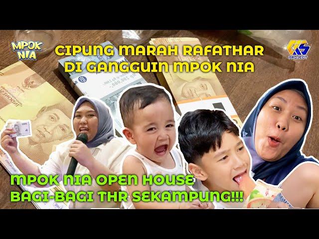 RAFATHAR DI GODAIN, CIPUNG MARAH-MARAH!!! MPOK NIA KASIH THR BUAT WARGA SEKAMPUNG!!!