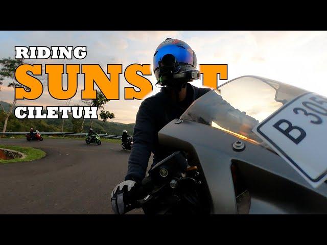 Riding sambil menikmati SUNSET di Ciletuh