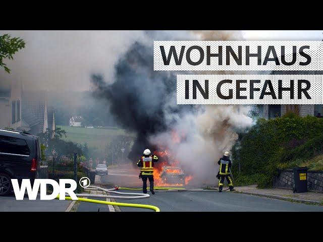 Hybridfahrzeug in Flammen | S03/E08 | Feuer & Flamme | WDR