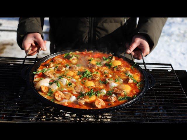 ПЛОТНЫЙ ЗАВТРАК С КОЛБАСКАМИ И ПЕЧЕНЫМИ ОВОЩАМИ НА МАНГАЛЕ