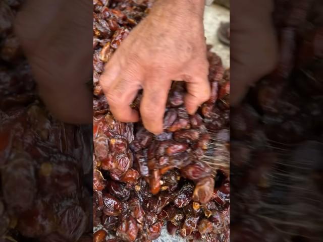 Soft and juicy dates#short #date #palm #fruit #funny #funnyshorts #shortvideo #shortsvideo#shorts