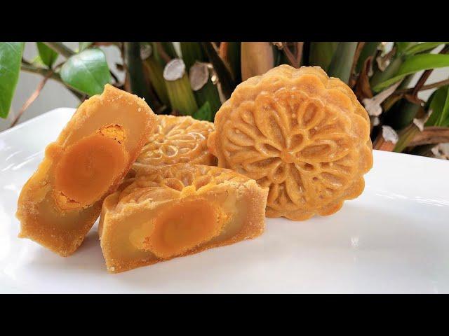 Bánh Trung Thu Nhân Đậu Xanh Trứng Muối | Mooncake