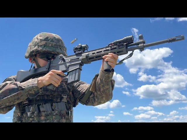 Shooting my Daewoo K2 rifle in full South Korean infantry kit