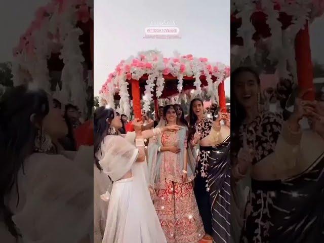 The bridal entry on the unique version of Din Shagna Da with her bridesmaids is just so cool !