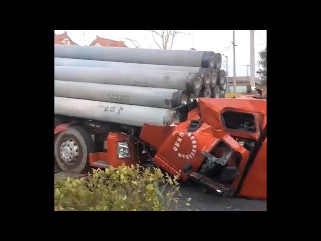 Truck fail compilation【E26】--Pure sound compilation of trucks fails,Top dangerous moments of dumpers