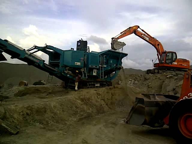 Powerscreen XA400S Jaw & 1000SR cone crusher in a Granite Application in Sri Lanka