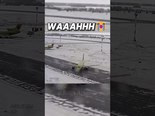 S7 Does NOT Like The Snow #aviation #meme #funny #short #cute #snow #canada