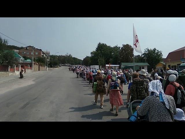 Почаевский Крестный Ход проходит Сатанив.