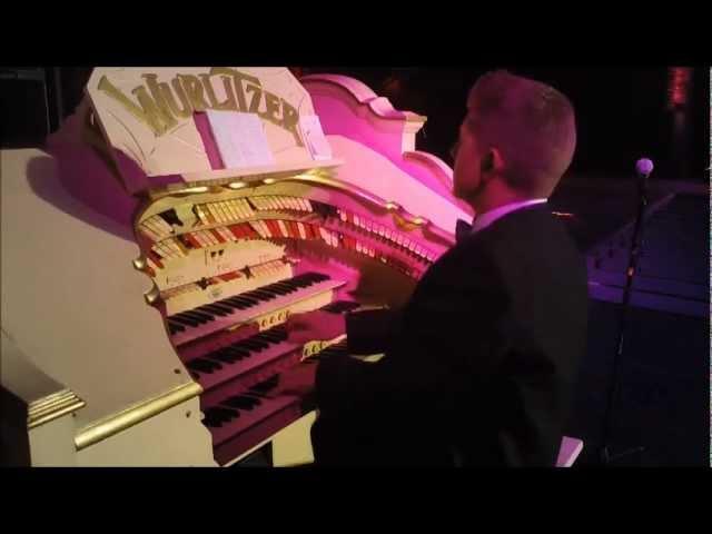 The Music of Christmas played by Robert Wolfe at the Mighty Wurlitzer