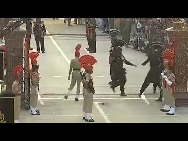 India and Pakistan border guards celebrate independence with sweets