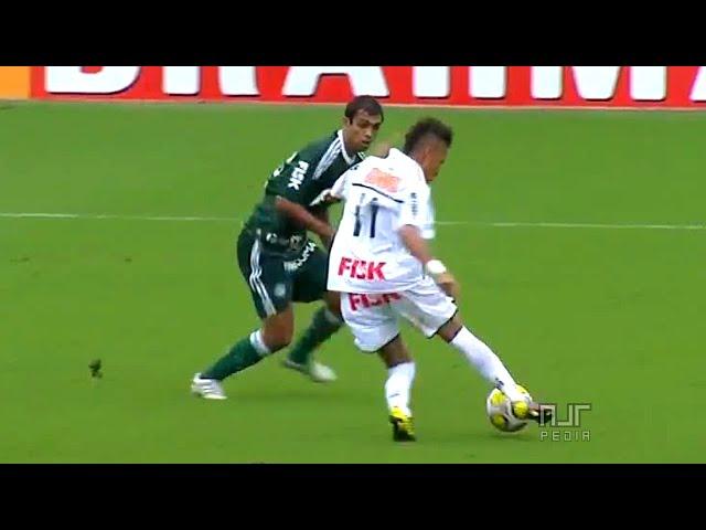 NEYMAR FOI CAÇADO EM CAMPO PELO PALMEIRAS E QUASE PERDEU A CABEÇA | Neymar vs Palmeiras (03/04/2011)