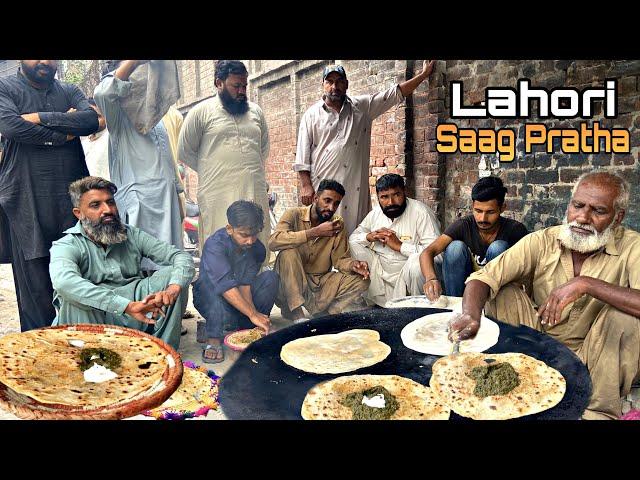 Desi Saag Paratha in Lahore | Lahore Cheapest Saag Paratha Street Food Nashta | Saag Aloo Paratha