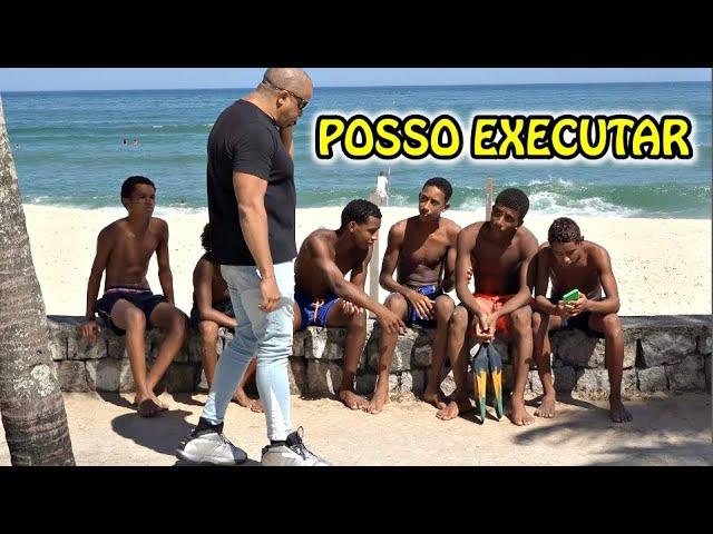 PEGADINHA: ENCONTREI O ALV0 NA ESQUINA DA PRAIA - Prank Beach