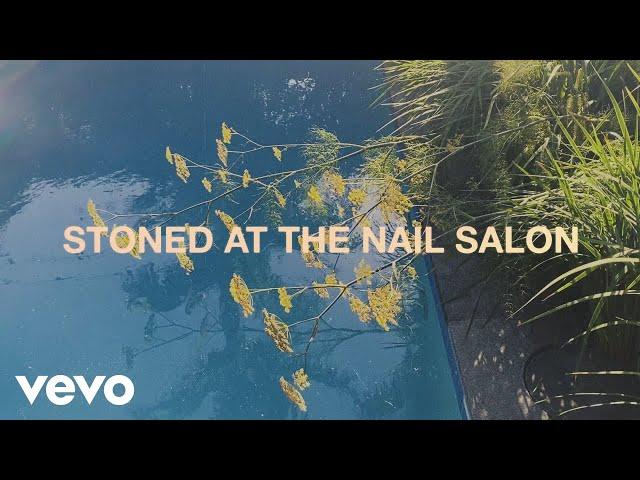 Lorde - Stoned at the Nail Salon (Visualiser)