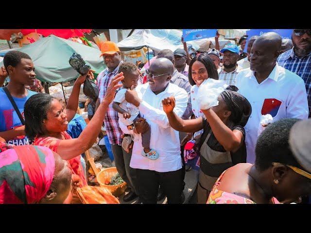 Kaneshie Market Traders Welcome Dr. Bawumia with Enthusiasm on Campaign Trail