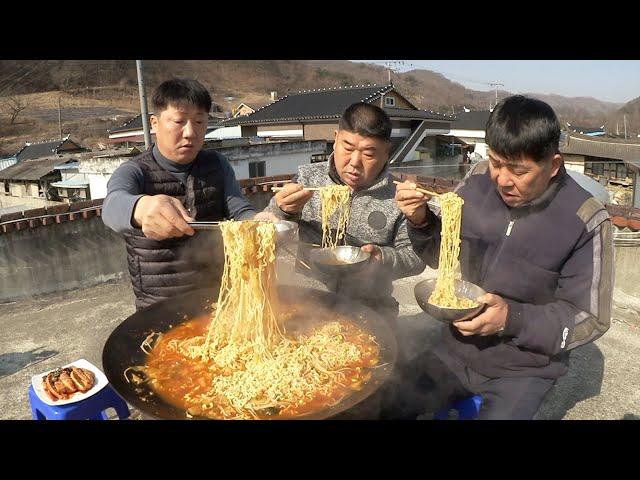 오랜만에 먹는 추억의 김치국수라면 이 맛 이지! [Kimchi noodles from the past]