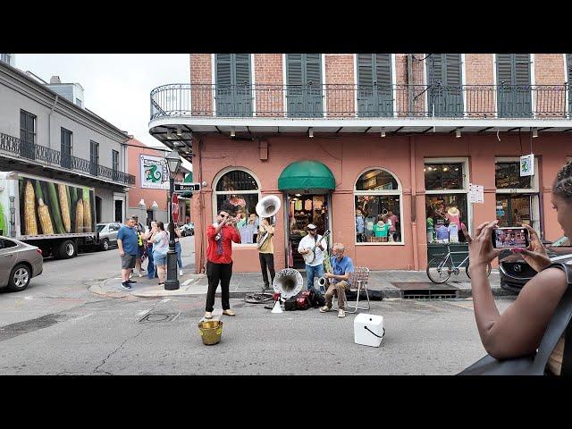 Echte live Jazz muziek op straat in New Orleans | Vloggloss 3441